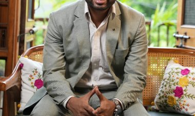 What makes Omi Gupta stand out among business consultants?